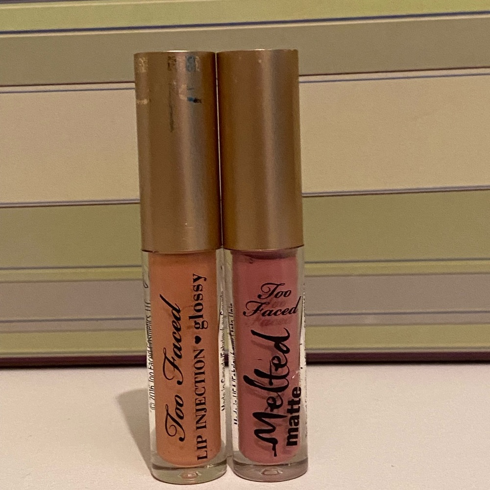Too Faced Lip Injection and Matte